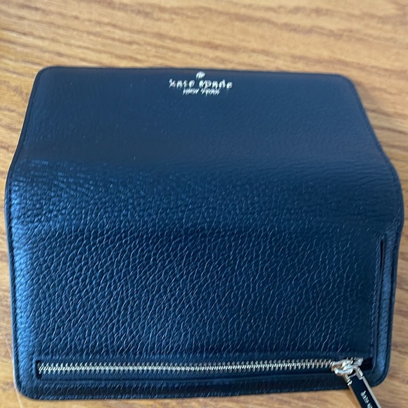 Kate Spade Wallet - Picture 6 of 7